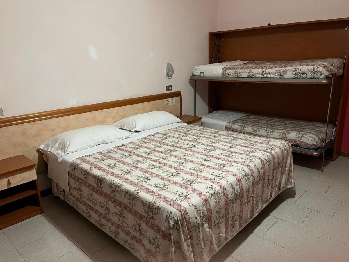 Hotel Zucconi Монтекатини Терме Екстериор снимка