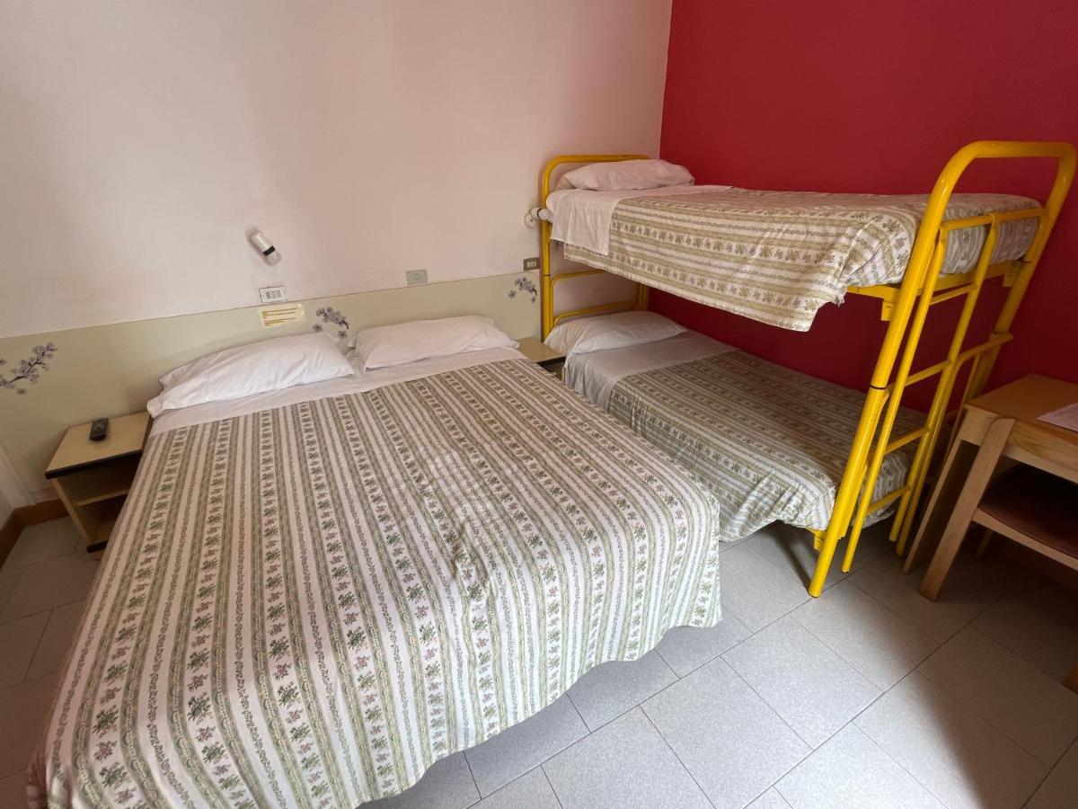 Hotel Zucconi Монтекатини Терме Екстериор снимка