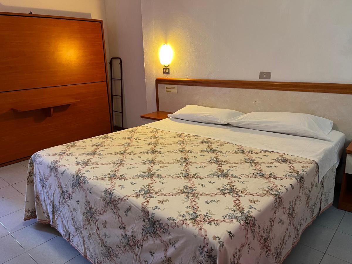 Hotel Zucconi Монтекатини Терме Екстериор снимка